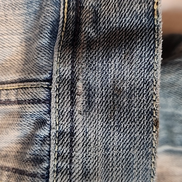 Old navy light denim distressed jacket w contrast stitching and - Picture 8 of 8